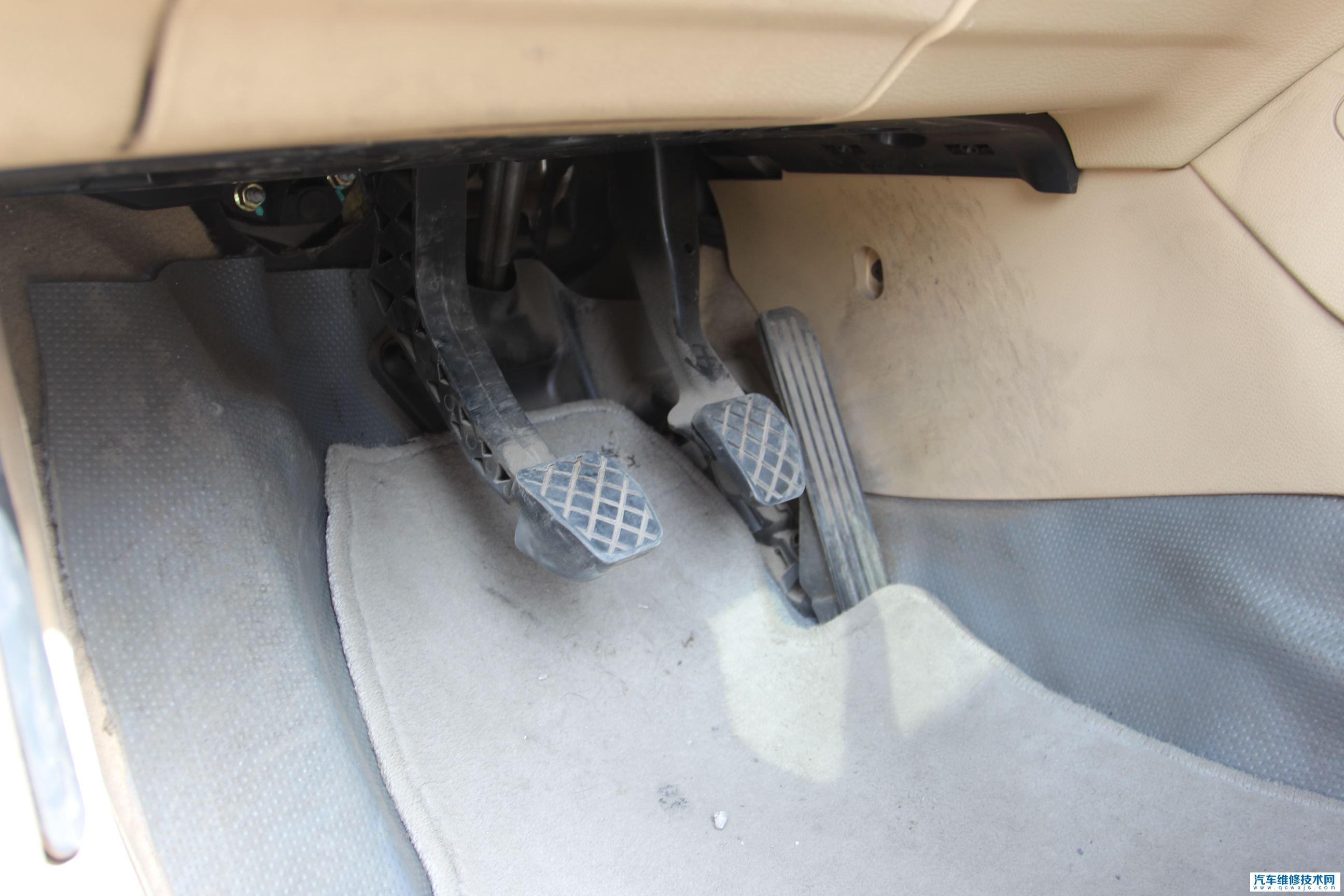 汽車油門變重是什么原因造成的?該如何處理?