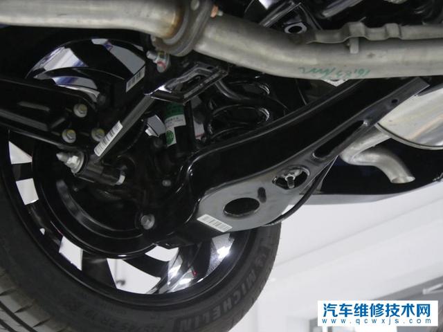 榮威RX5PLUS7速雙離合百公里油耗僅6.8L