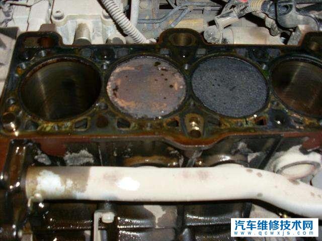 發動機燒機油有哪些原因？發動機燒機油嚴重如何處理？