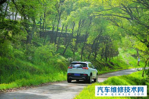 油表燈亮了，附近也沒有加油站該怎么處理？