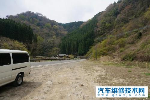 油表燈亮了，附近也沒有加油站該怎么處理？