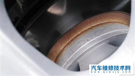 剎車盤生銹正常嗎？剎車盤生銹對汽車有哪些影響？