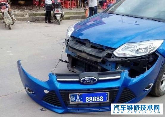 保險杠刮蹭漏出塑料該怎么處理？是自己修還是走保險？