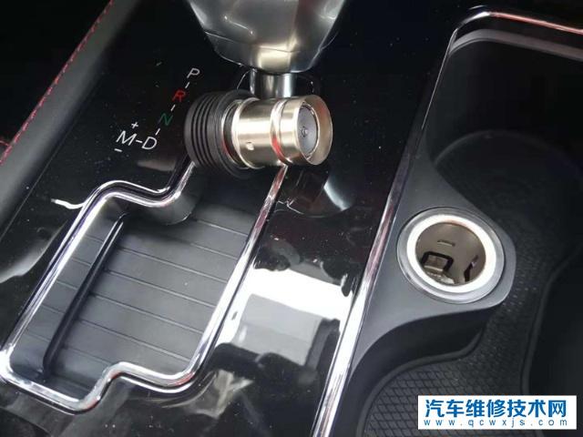 汽車usb接口能直接給手機充電嗎?對手機和汽車有哪些影響?