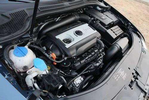 汽車電瓶沒電的表現有哪些？導致汽車電瓶沒電的原因是什么？