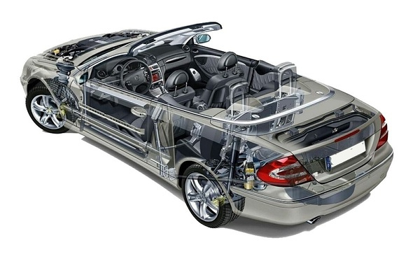 汽車發動機漏油有哪些影響？發動機漏油還能繼續開嗎？