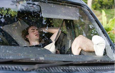 夏季車內(nèi)空調(diào)出風(fēng)口向上還是向下?夏季使用空調(diào)有哪些注意事項(xiàng)?