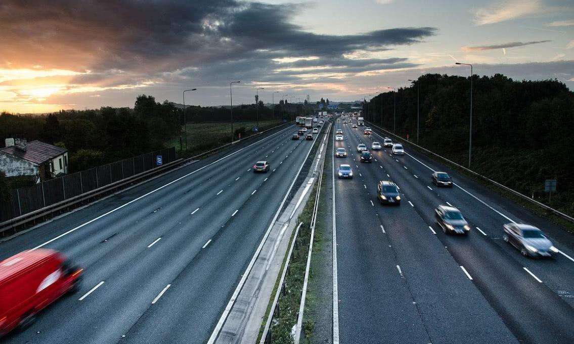 汽車上高速有哪些要求？需要注意哪些事項(xiàng)？