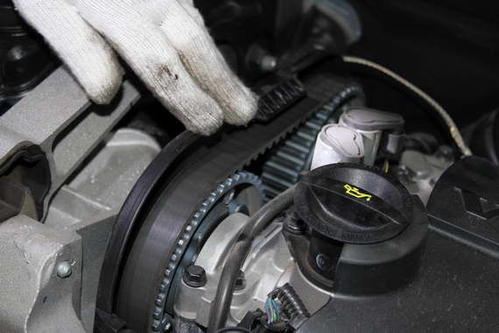 發(fā)動機(jī)皮帶多久換一次？沒有及時(shí)更換有哪些后果？