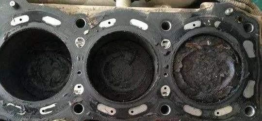 汽車發(fā)動(dòng)機(jī)噪音大是什么原因？如何解決？