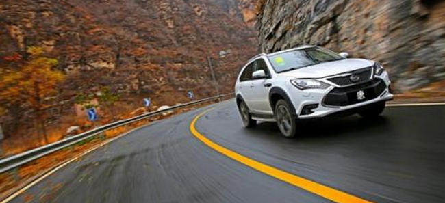 帕薩特中控屏幕黑屏怎么解決