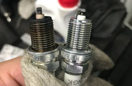 奧迪A4L火花塞型號及更換方法講解