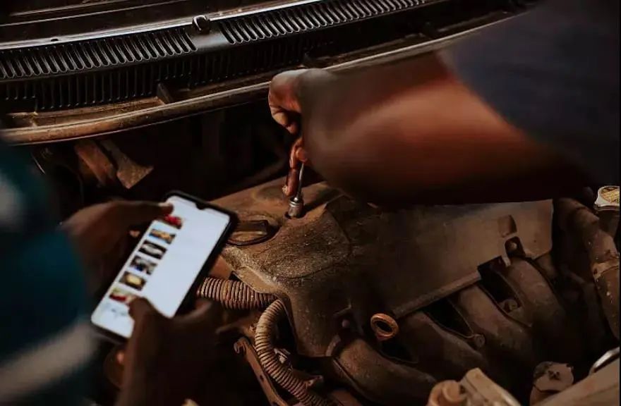 發(fā)動機油泥積碳產(chǎn)生的原因與解決方法