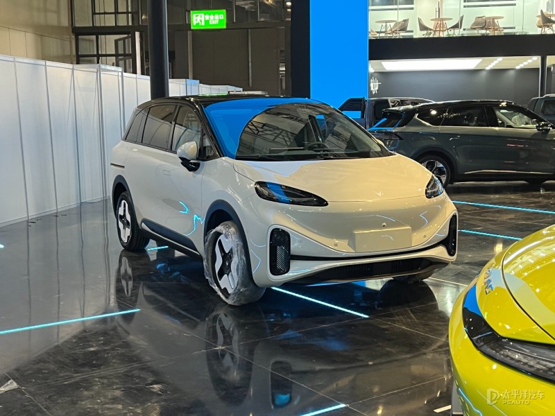 考拉是極狐首款主打智能親子出行的車型。 考拉是極狐首款主打智能親子出行的車型。