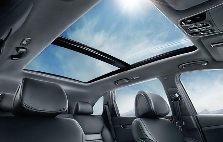 汽車上基本上每個(gè)部位都是有著很大的作用，看看汽車天窗的這些使用。
